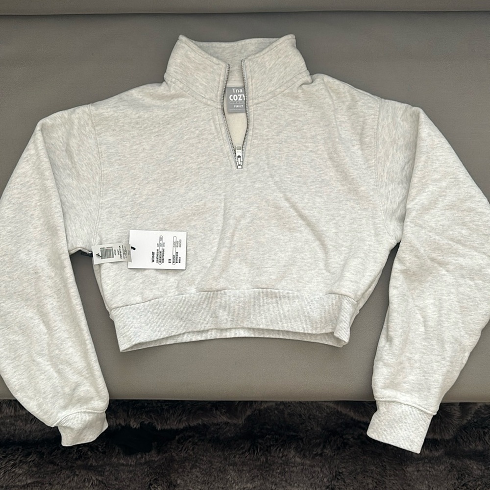 NWT Aritzia TNA cozy perfect fleece size xs in heather cloud white